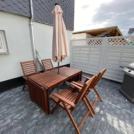 Henning 1 Apartman *